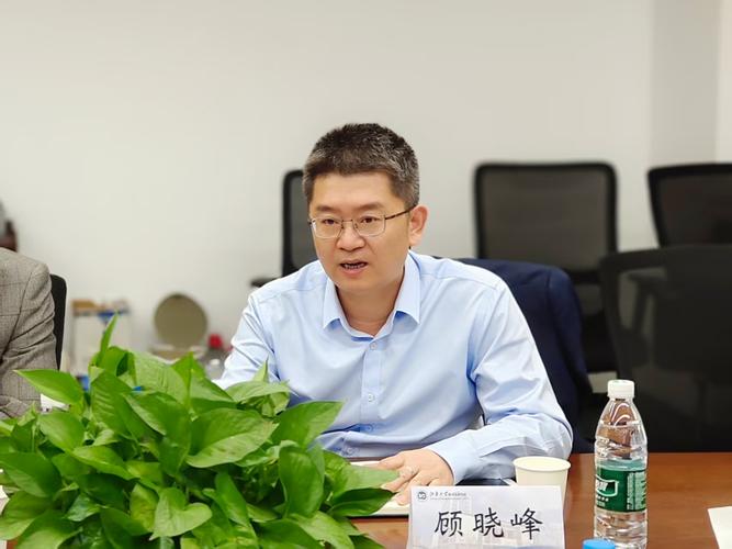 江苏长晶科技与江阴市科技局到访集成电路学院开展合作交流